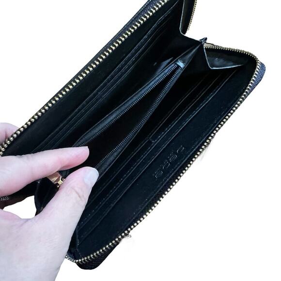 Bebe Textured Faux Leather Wallet Gold Zipper NWOT Missing Crossbody Strap OS - Picture 7 of 8